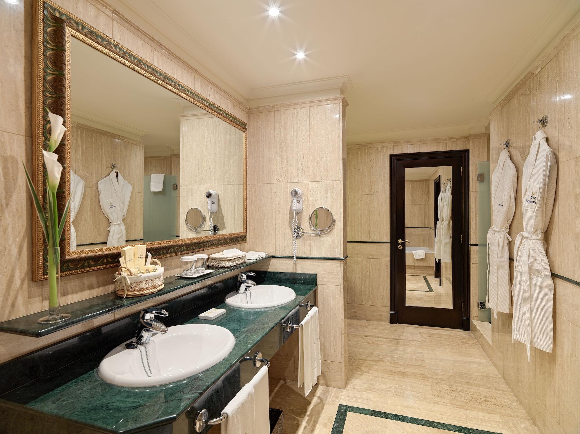 Madrigueras Golf & - Adults Only
